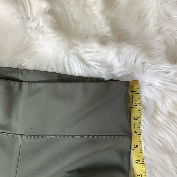 American Eagle Outfitters Size XL Everything Highest Waist Flare Leggings Olive - Picture 7 of 11